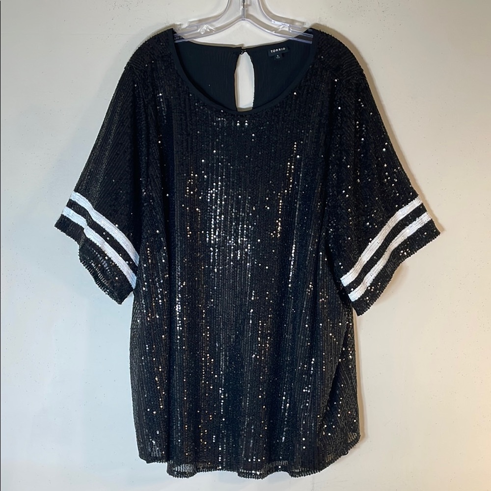 NEW! Torrid Abbey Blouse - Sequin Football Stripe Black. 5X. - Picture 2 of 13